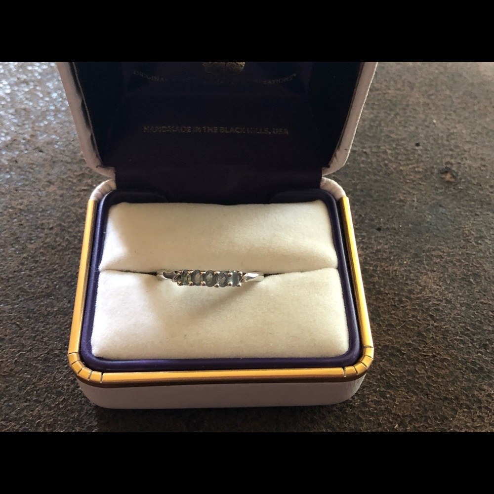 Bnip women’s ring.